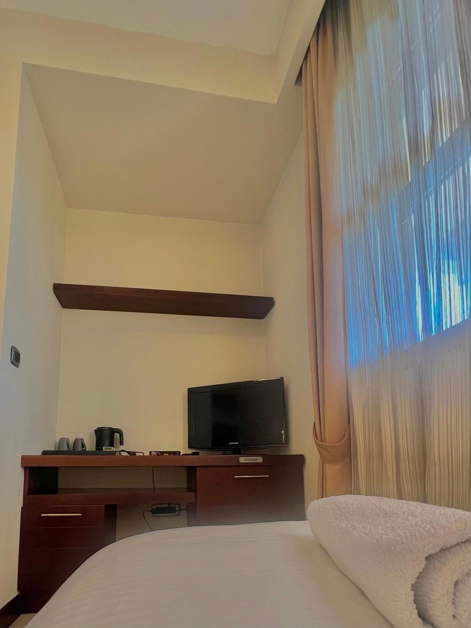 Hotel Aria Mitrovici  Екстер'єр фото