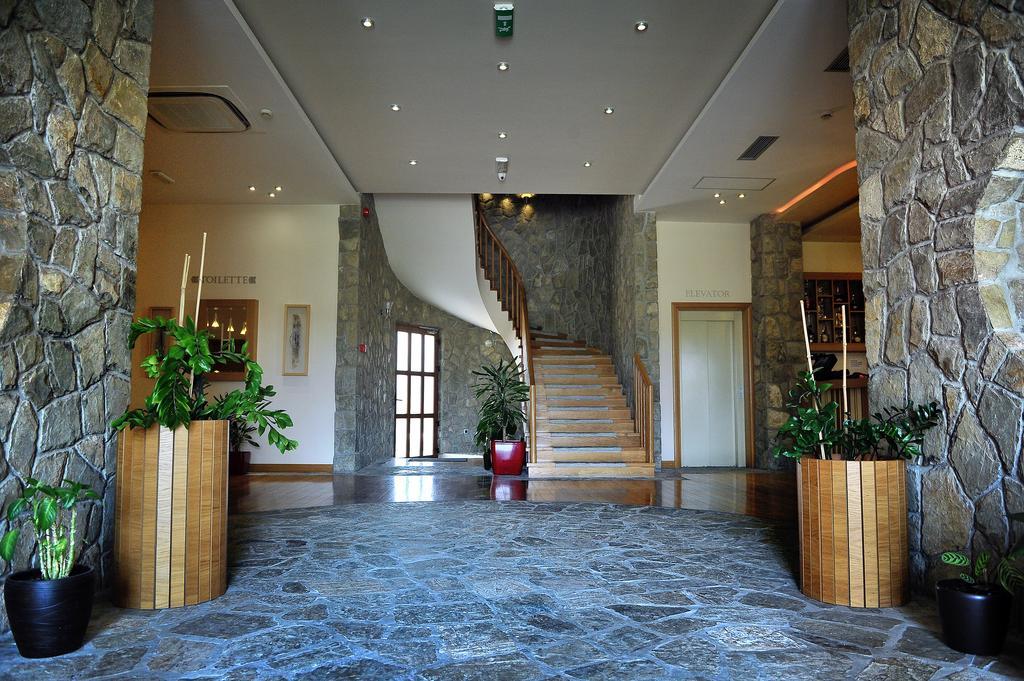 Hotel Aria Mitrovici  Екстер'єр фото