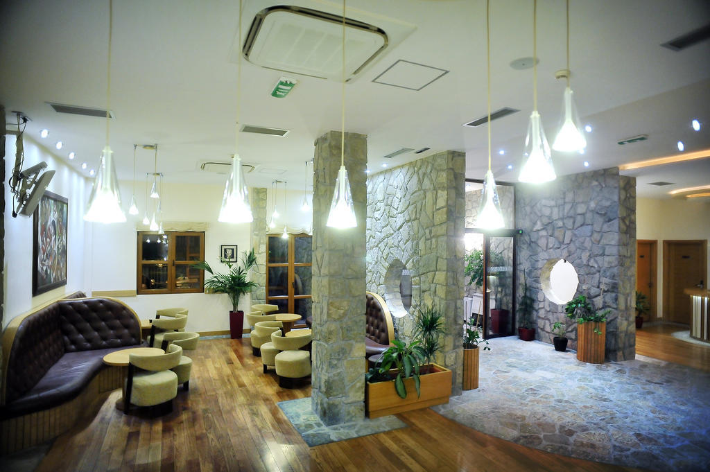 Hotel Aria Mitrovici  Екстер'єр фото