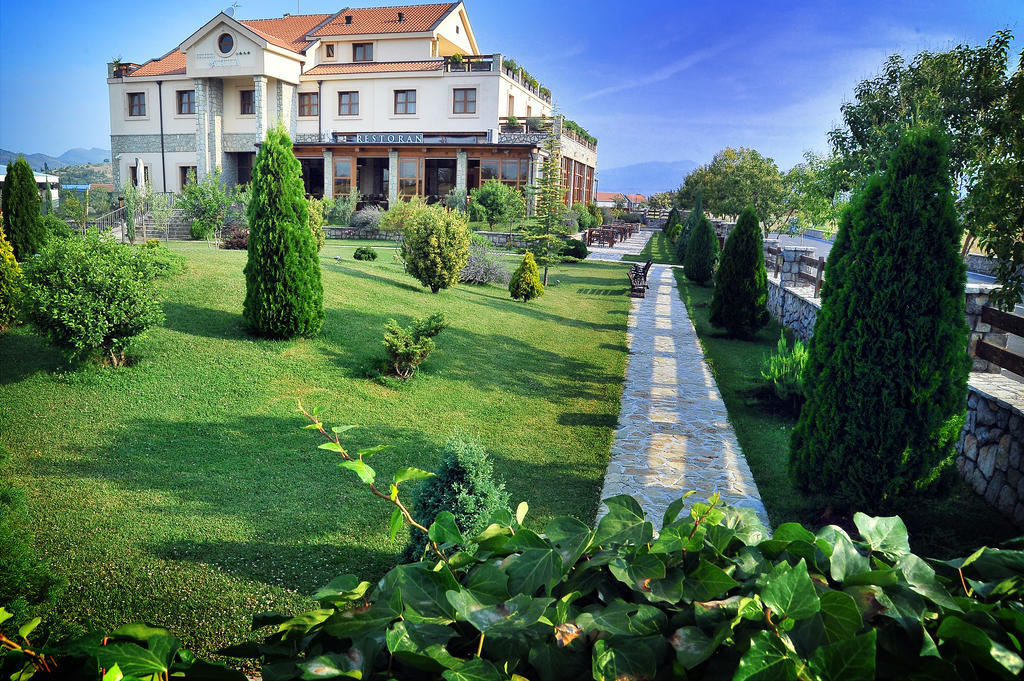 Hotel Aria Mitrovici  Екстер'єр фото