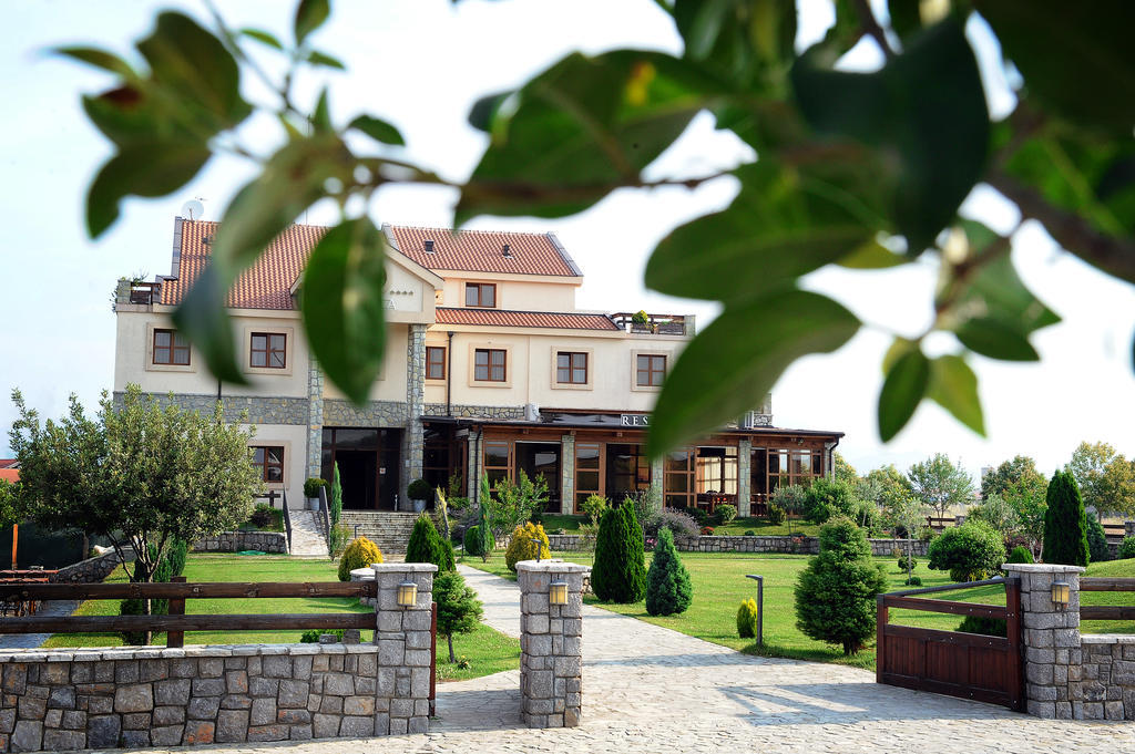 Hotel Aria Mitrovici  Екстер'єр фото